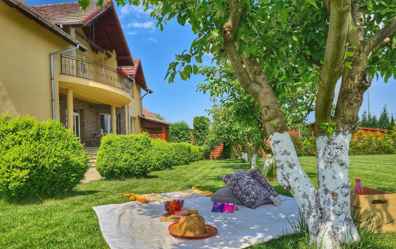 Orchard Villa Braşov Extérieur photo
